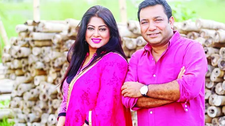 কাঁদে মন কাঁদে ভালোবাসায়  তৌকীর আহমেদ ও মৌসুমী