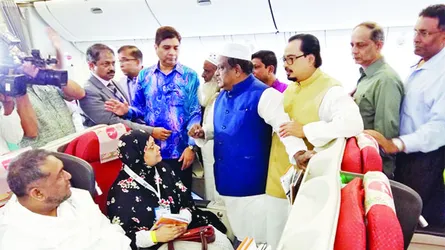 এখনো ভিসা হয়নি ৯৫ হাজার হজযাত্রীর