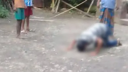 মোবাইল ফোন চুরির অভিযোগে যুবককে নাকে খত
