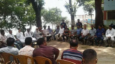যাদুকাটা নদীতে ড্রেজার বন্ধ ও রয়েলিটি একস্থানে করার দাবী