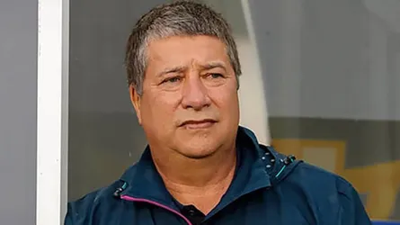দলের ব্যর্থতায় পদত্যাগ করলেন কোচ