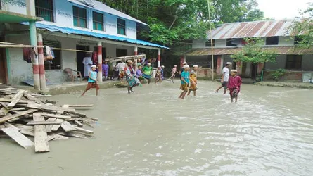 কাঁঠালিয়ায় অবিরাম বর্ষণ ও বিষখালীর নদীর পানি বৃদ্ধিতে নিম্নাঞ্চল প্লাবিত