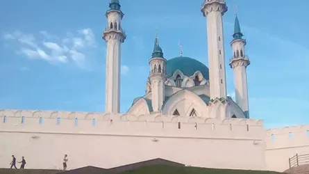দুই ওয়াক্ত নামাজ হয় কাজানের কুল শরীফ মসজিদে