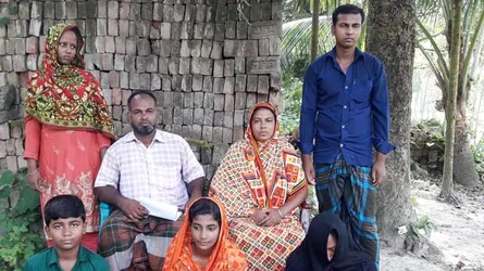 ‘শুধু জীবনটা নিয়ে পালিয়ে এসেছি’