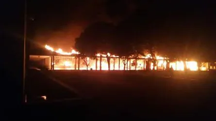বাকৃবিতে আগুনে পুড়ল মঞ্চ, বাতিল হচ্ছে না রাষ্ট্রপতির সফর