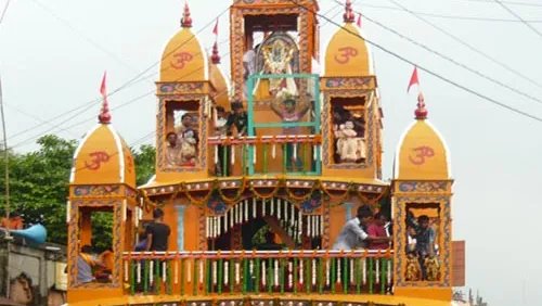 ধামরাইয়ে আজ দেশের সর্ববৃহৎ যশোমাধবের উল্টো রথযাত্রা