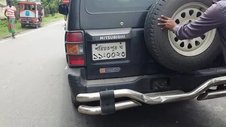 শরীয়তপুর জেলা পরিষদের প্রধান নির্বাহী কর্মকর্তার গাড়ীর ধাক্কায় শ্রমিক নিহত