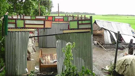 কসবায় ঘূর্ণিঝড়ে বাড়িঘরসহ গাছপালা ক্ষতিগ্রস্ত, আহত ৪