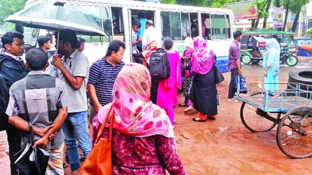 উখিয়ায় যাতায়াতে মহিলা এনজিও কর্মীদের বিড়ম্বনা