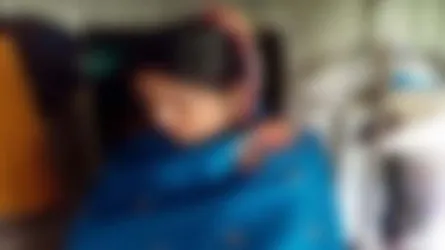 অবস্থা বেগতিক, প্রেমিকাকে দেখেই পালাল প্রেমিক