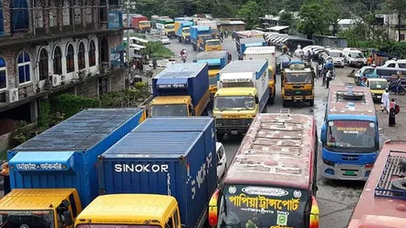 ঢাকা-চট্টগ্রাম মহাসড়কের কুমিল্লায় তীব্র যানজট