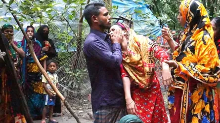 ‘মোর আব্বারে আইন্যা দেন, মোর আর কিছুই লাগবে না’