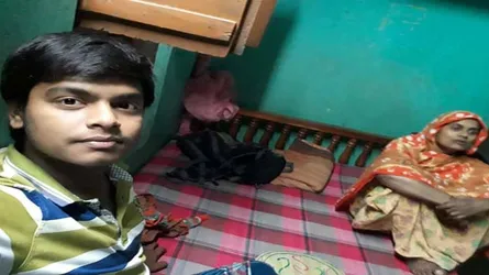 রাজশাহীতে শিক্ষককে না পেয়ে স্ত্রী-পুত্রকে ধরে নিয়ে গেছে পুলিশ