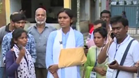 বরিশালে হামলার অভিযোগ মনীষার, ভোট বর্জন ইশা আন্দোলনের