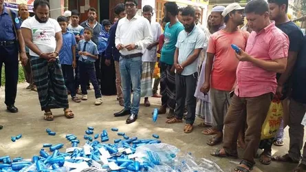 ভৈরবে নামী দাবী ব্র্যান্ডের নাম ব্যবহার করে ভেজাল তেল উৎপাদন