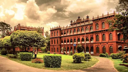 শিক্ষককে ‘টাকলু’ বলায় ঢাবি থেকে বাহিস্কার