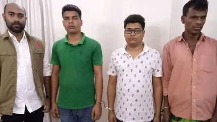 ৫০ কেজি রৌপ্যসহ তিন চোরাকারবারী আটক