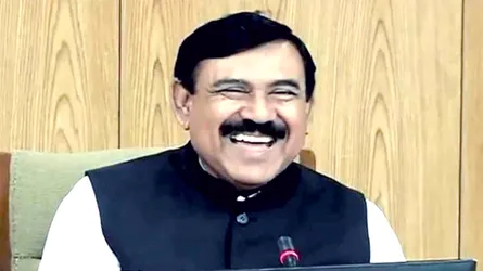 একটি মৃত্যু এবং মন্ত্রীর হাসির পাঁচালি!