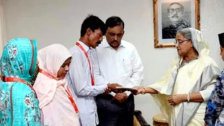 মিমের বাবাকে কী বলেছেন প্রধানমন্ত্রী