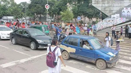 সপ্তম দিনের মতো ঢাকার রাস্তায় শিক্ষার্থীরা