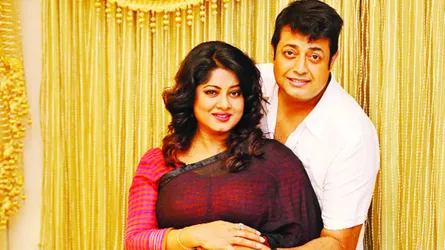 ওমর সানী মৌসুমীর বিবাহিত  জীবনের দুই যুগ