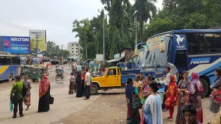 বান্দরবানের সড়কগুলোতে যান চলছে না