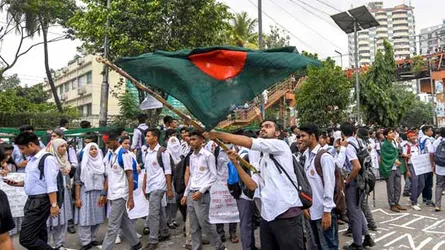 তিন কৌশলে এগোচ্ছে সরকার