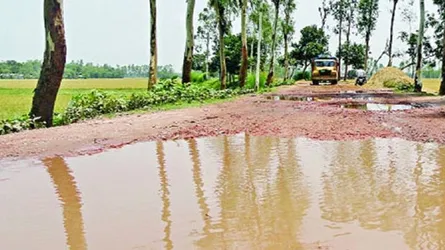 কিশোরগঞ্জে রাস্তার বেহাল দশা, যানবাহন চলাচলে দুর্ভোগ