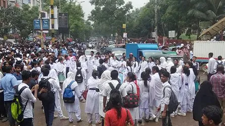 নিরাপদ সড়কের দাবিতে আন্দোলন : এ পর্যন্ত অর্জন কতটুকু?