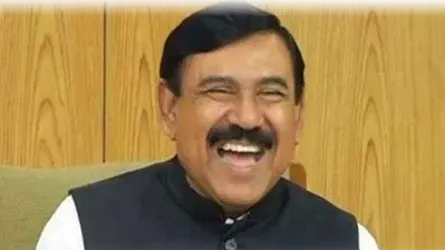 আমি নৌকামন্ত্রীর পক্ষে