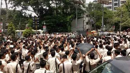 চোখ খুলে দিয়ে গেল তারুণ্য
