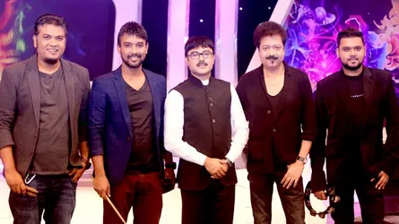 ‘পরিবর্তন’-এ বিশ্ব উইথ শিষ্য