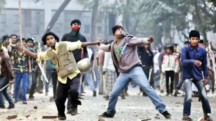 রাজনীতিতে হামলা, ভাঙচুর, অগ্নিসংযোগ ও চুমু