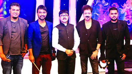 পরিবর্তনে বিশ্ব উইথ শীষ্য