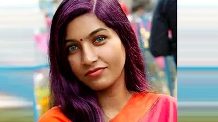 ঢাবি থেকে ছাত্রীকে তুলে নিয়ে গেল ডিবি