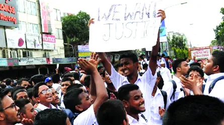 নজিরবিহীন এ আন্দোলন বালখিল্য নয়