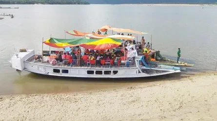 টাংগুয়ার হাওরে বেড়াতে যাওয়া নৌকায় অতিরিক্ত ভাড়া আদায়