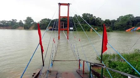 পাহাড়ি ঢলে ডুবে গেছে রাঙ্গামাটির ঝুলন্ত সেতু