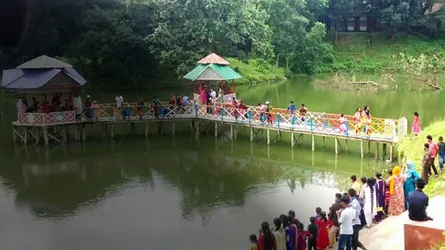 ঈদের ছুটিতে খাগড়াছড়িতে পর্যটকদের ভিড় জমেছে