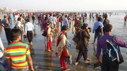 ডাকছে সাগরের ঢেউ, ভয় গুপ্তখালে