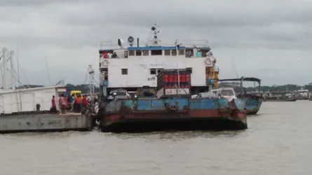 শিমুলিয়ায় নাব্যতা সঙ্কটে ফেরি চলাচল সীমিত