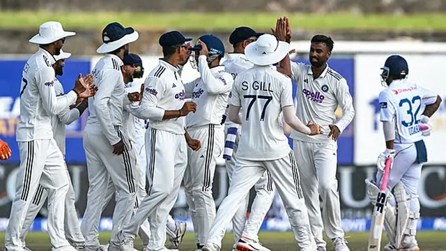 শেষ দিনে ভারতের দরকার ৬ উইকেট, শ্রীলঙ্কার প্রয়োজন ২৮৮ রান