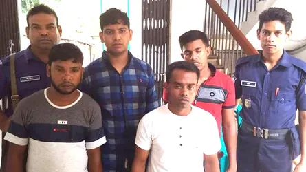 সৈয়দপুর বিমানবন্দরে ধারালো অস্ত্রসহ আটক -৪