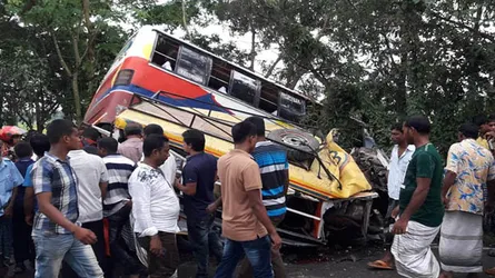 বিআরটিসির পরিত্যক্ত বাস ‘চ্যালেঞ্জার’ নামে রাস্তায় চলতো