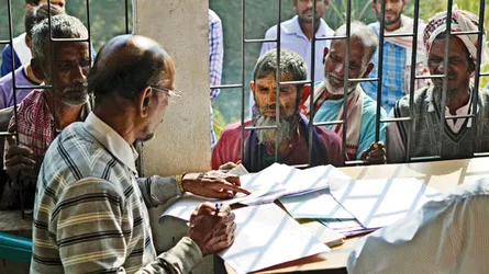 চল্লিশ লাখ মুসলমানের ওপর খড়গ