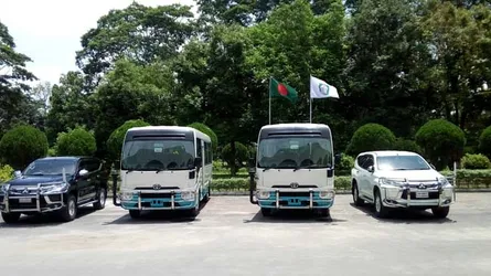 ইবির পরিবহন বহরে যুক্ত হলো নতুন ৪টি এসি গাড়ি