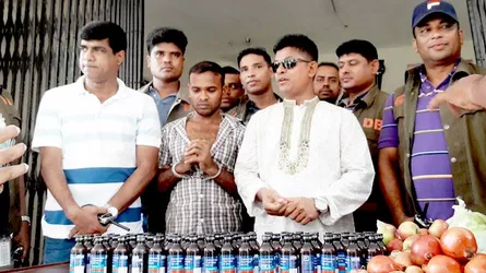 ফলের ভেতর থেকে ফেন্সিডিল উদ্ধার