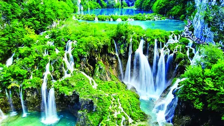 তিন রঙের পানির লেক