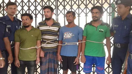 সুন্দরবন থেকে গোলাবারুদসহ ৪ জলদস্যু আটক