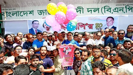 পুলিশ ও ছাত্রলীগের বাধা উপেক্ষা করে বগুড়ায় বিএনপির সমাবেশে জনতার ঢল